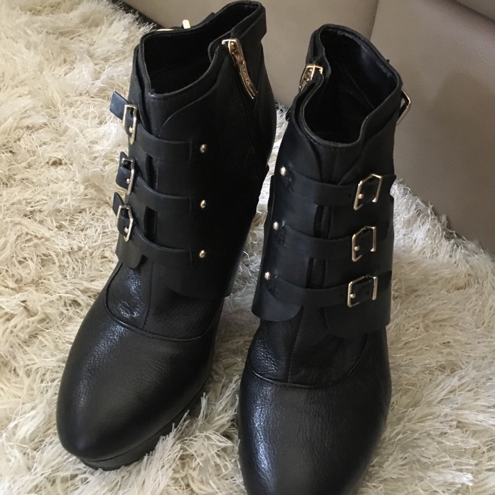 BCBG Eneration heels